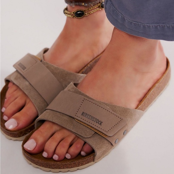 NWT BIRKENSTOCK Oita Sandals! - Picture 1 of 11